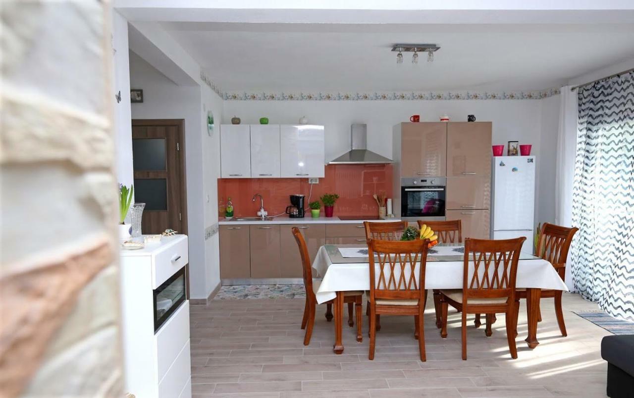 Luciano Apartman Mravince Kültér fotó